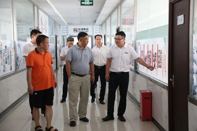 中國科學(xué)院專家參觀乾港集團 中國科學(xué)院專家參觀乾港集團