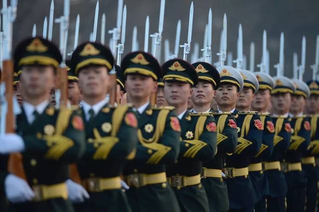 致敬，最可愛的人